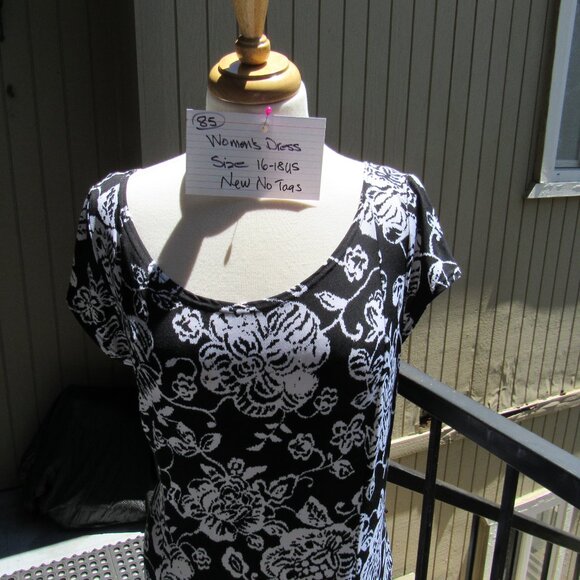#85  WOMEN'S DRESS BY JESSICA HOWARD  (SIZE 16-18US) - Picture 2 of 3